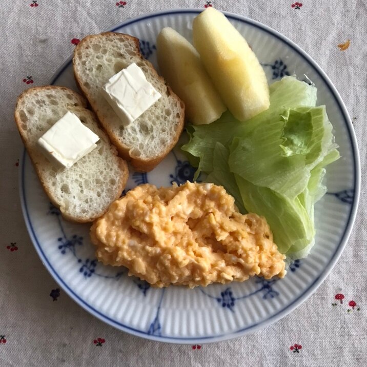クリームチーズトーストと炒り卵の朝ごはん レシピ 作り方 By ボンド子 楽天レシピ